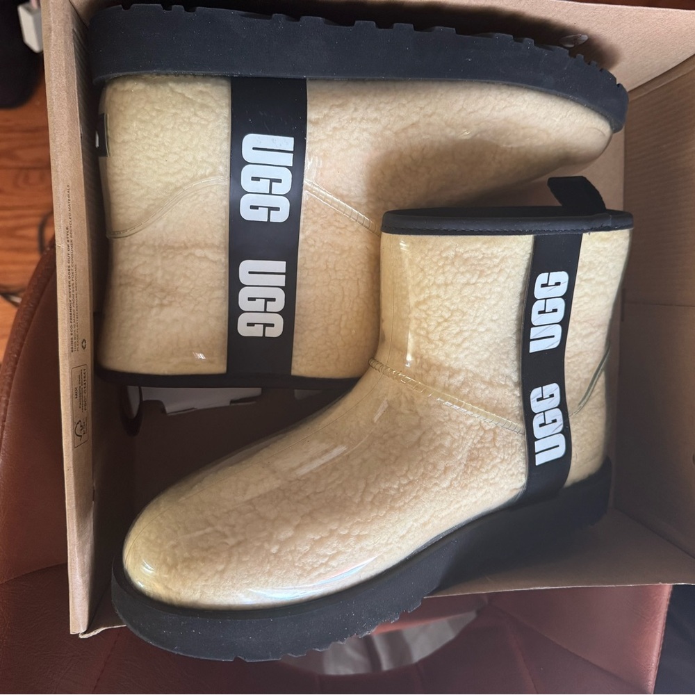 Women Uggs boot size 10